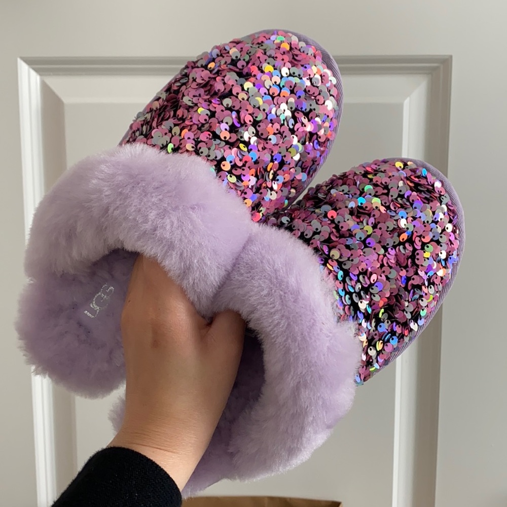 NWT UGG Slippers/Scuffette Size 6